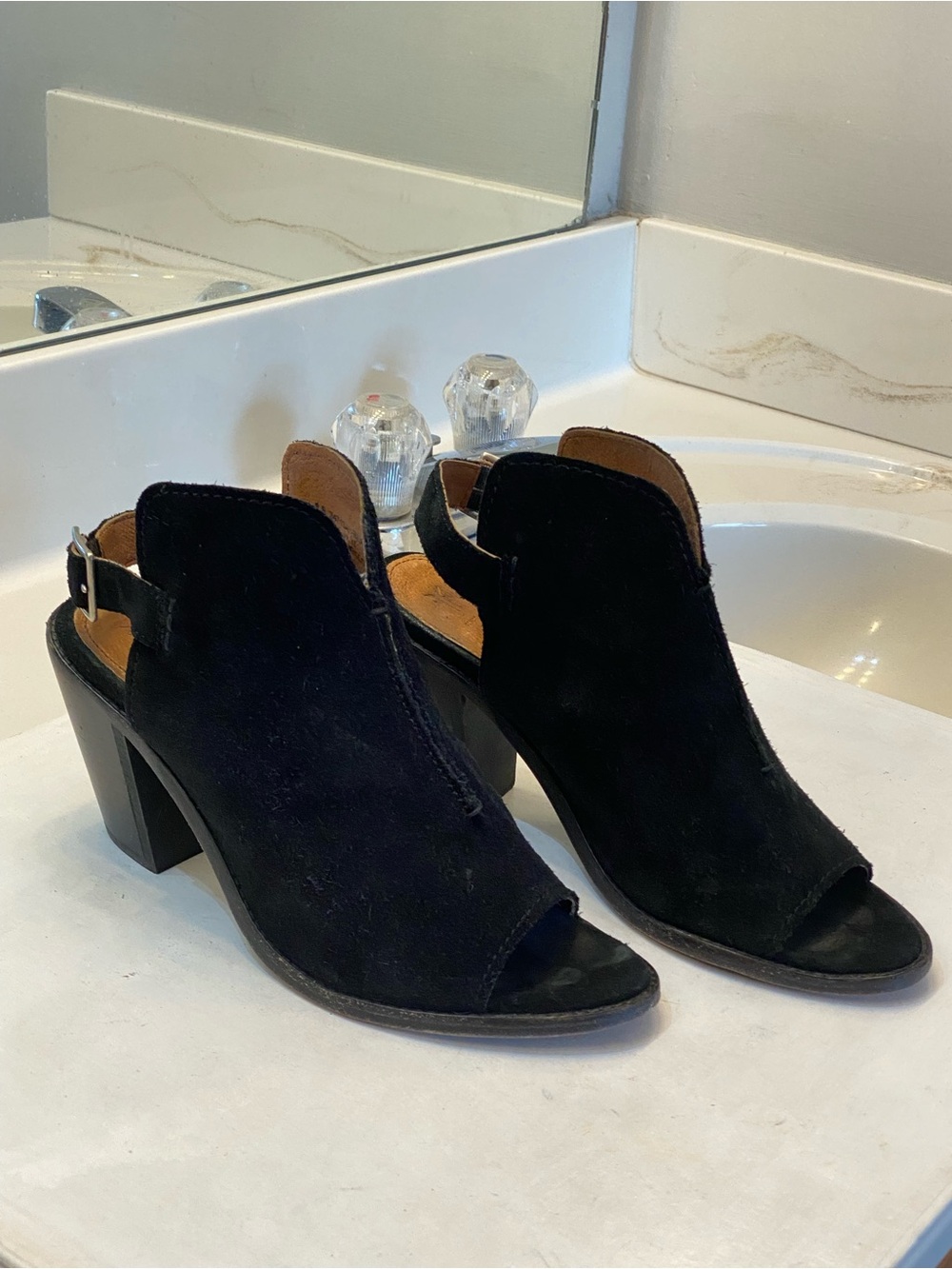 Frye Courtney peep toe slingback heel size 8B great condition great bottom clean